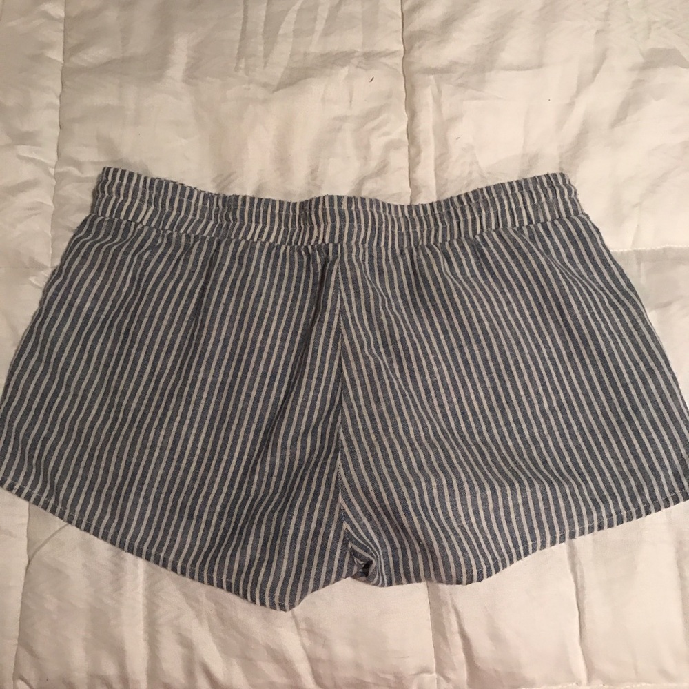 Shorts - Picture 3 of 4
