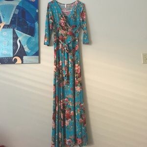 Maternity maxi dress