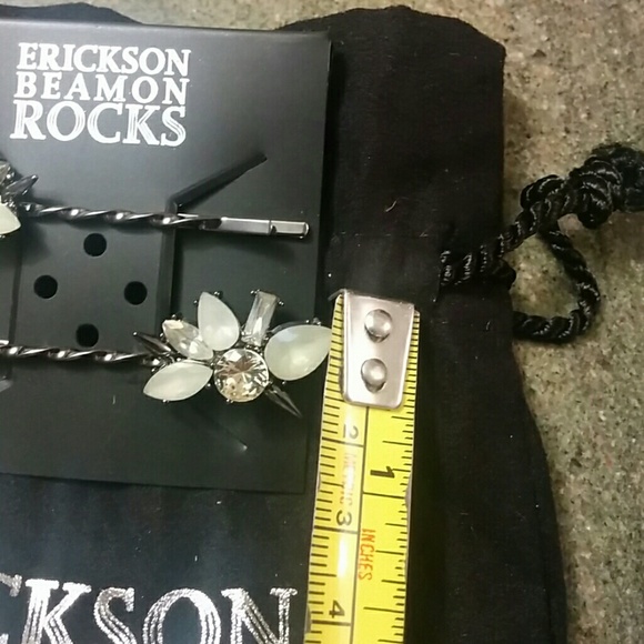 ?Erickson Beamon Rocks hair accessories