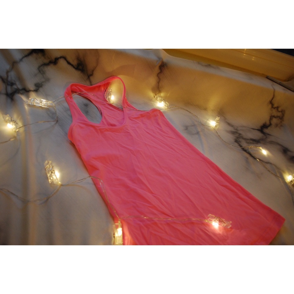 LULU LEMON TIGHT FIT TANK