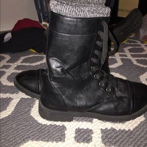 Combat boots