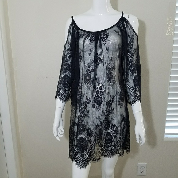 Lace Cold Shoulder Coverup - Picture 5 of 6