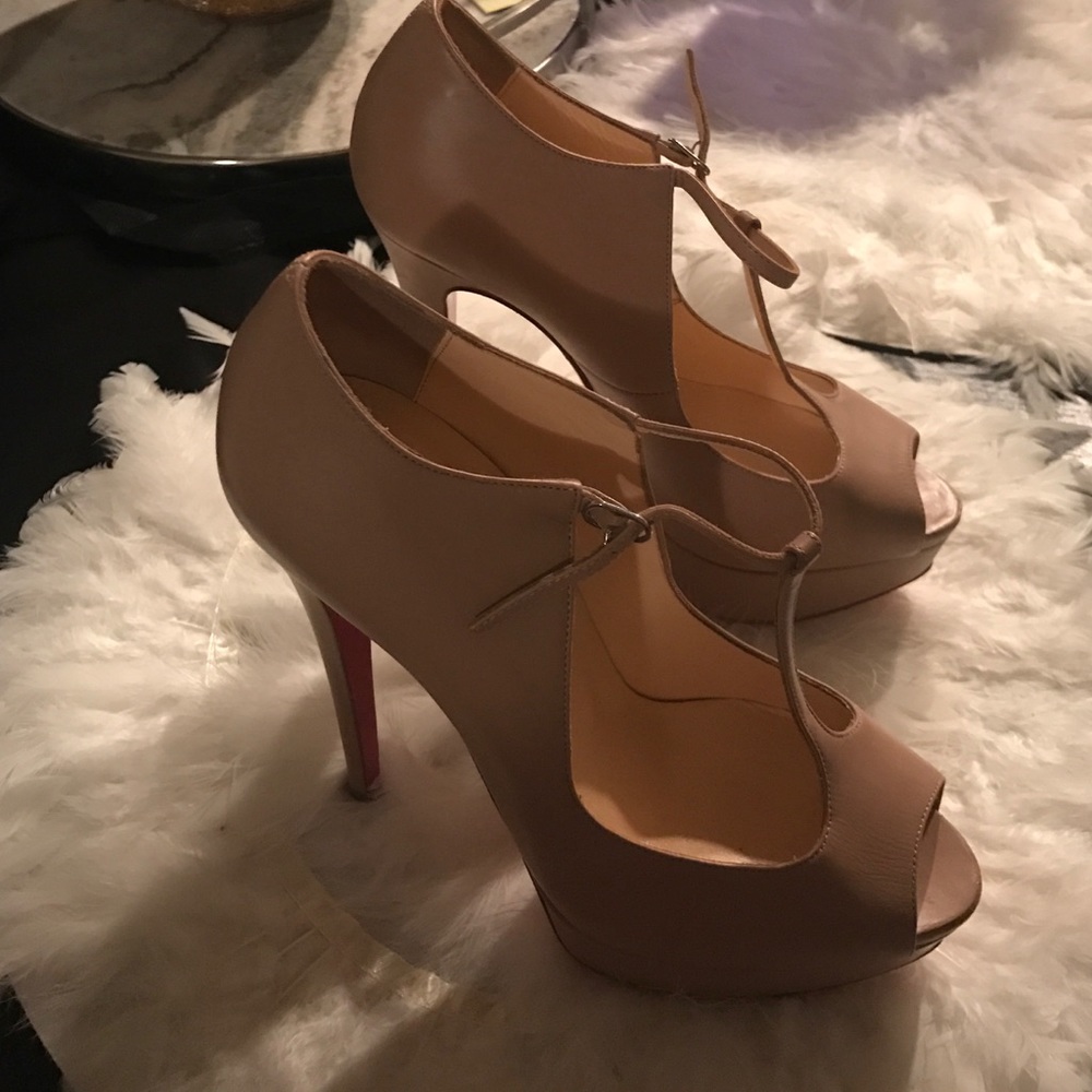 Christian Louboutin Alta Poppins T-Strap Pump