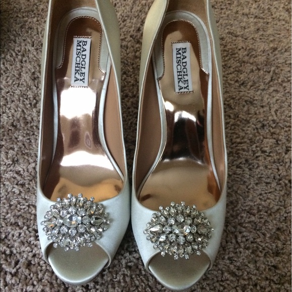 Badgley Mischka ivory Peep-Toe - Picture 4 of 7