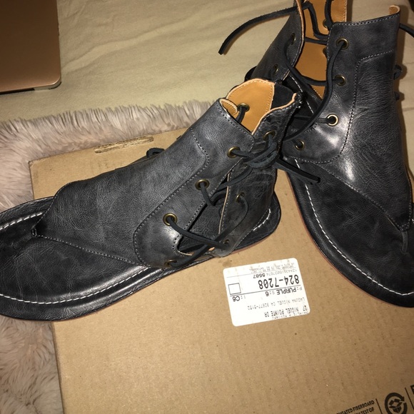 Distressed Boho Boot Sandals - Picture 4 of 4