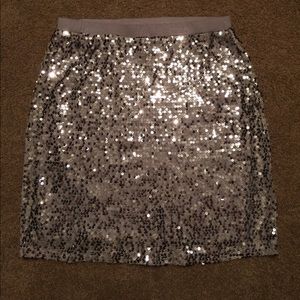 🌸Gorgeous silver sequin skirt! 🌸