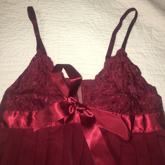 Maroon lacy nighty with matching thong panties - Picture 3 of 6