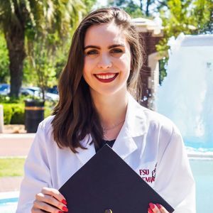 Meet your Posher, Alexandra