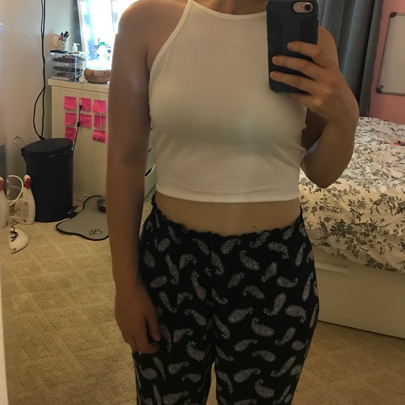 White cross strappy back halter tank top - Picture 2 of 3