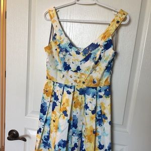 Unworn sundress, size 4