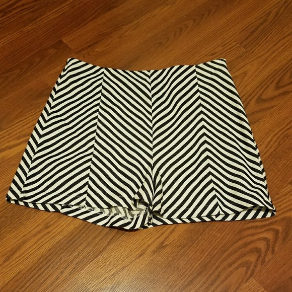 Bar III high waisted shorts - Picture 1 of 4