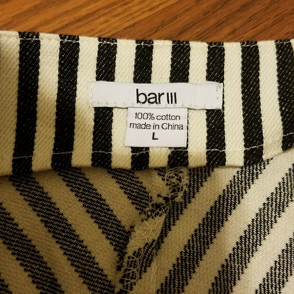 Bar III high waisted shorts - Picture 2 of 4