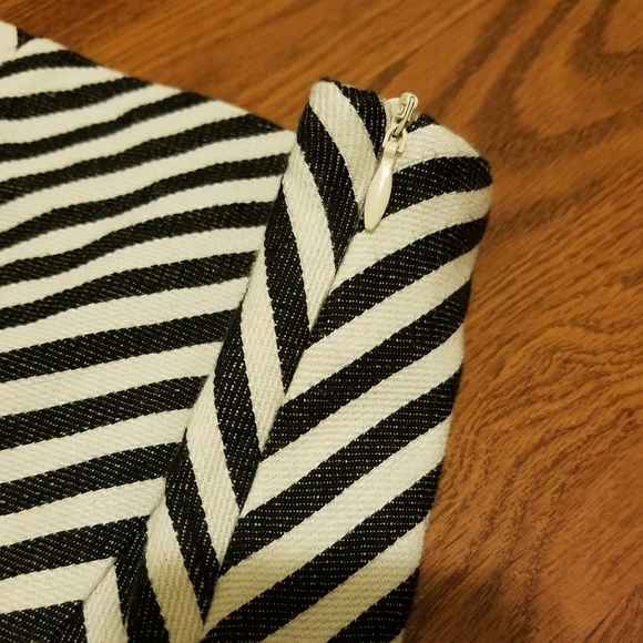 Bar III high waisted shorts - Picture 3 of 4