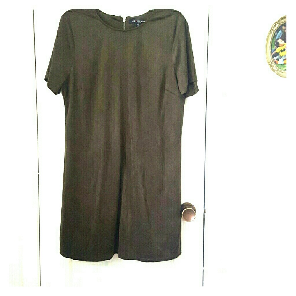 ONE CLOTHING Los Angeles GREEN VELVET DRESS