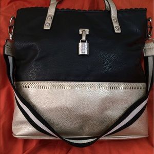 Jessica Simpson getaway tote