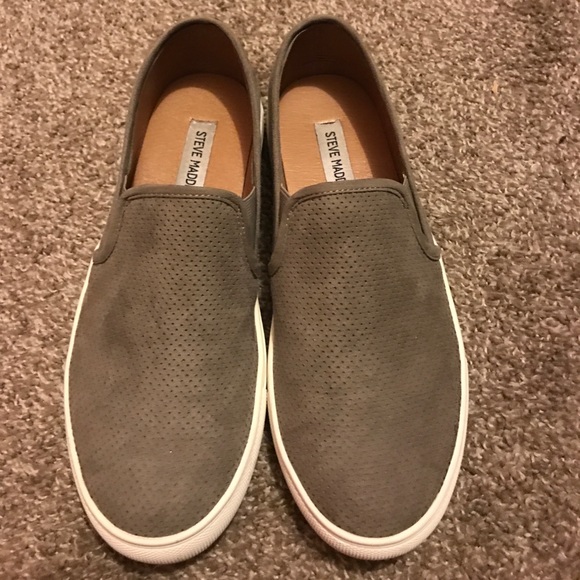 Steve Madden Shoes - Suede Steve Madden slip on