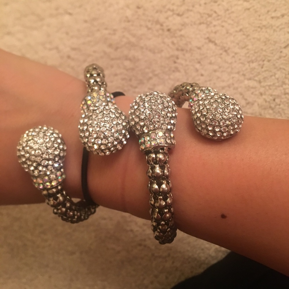 Set of two adjustable silver bracelets