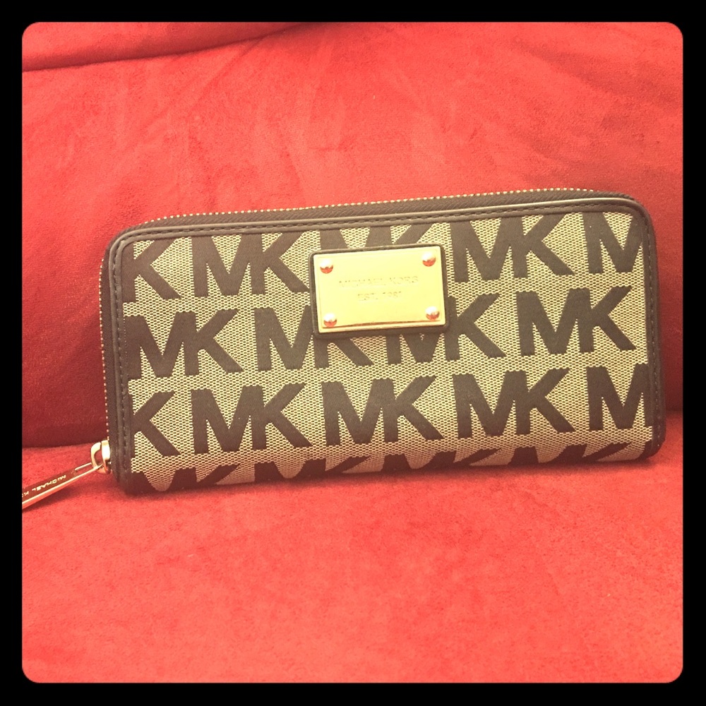 Michael Kors wallet