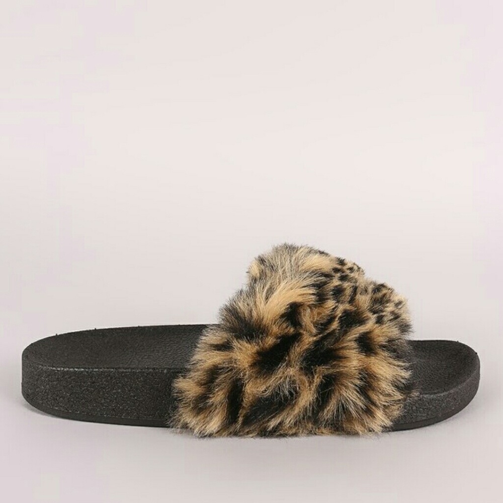 Last Size 10 🖤FUZZY LEOPARD FAUX FUR SANDAL - Picture 3 of 3
