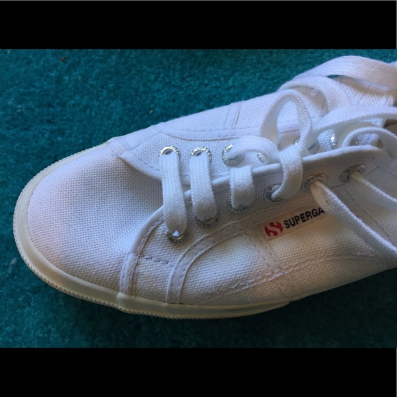 White Supergas - Picture 3 of 6
