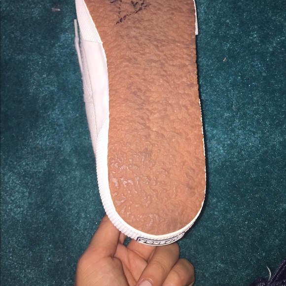 White Supergas - Picture 6 of 6