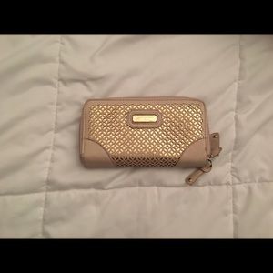 Jessica Simpson wallet