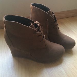 Report wedge booties