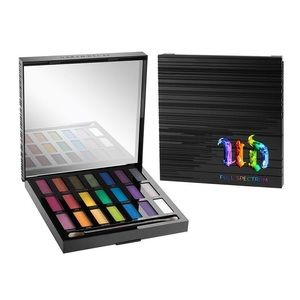 ✨URBAN DECAY FULL SPECTRUM EYESHADOW PALLETTE✨