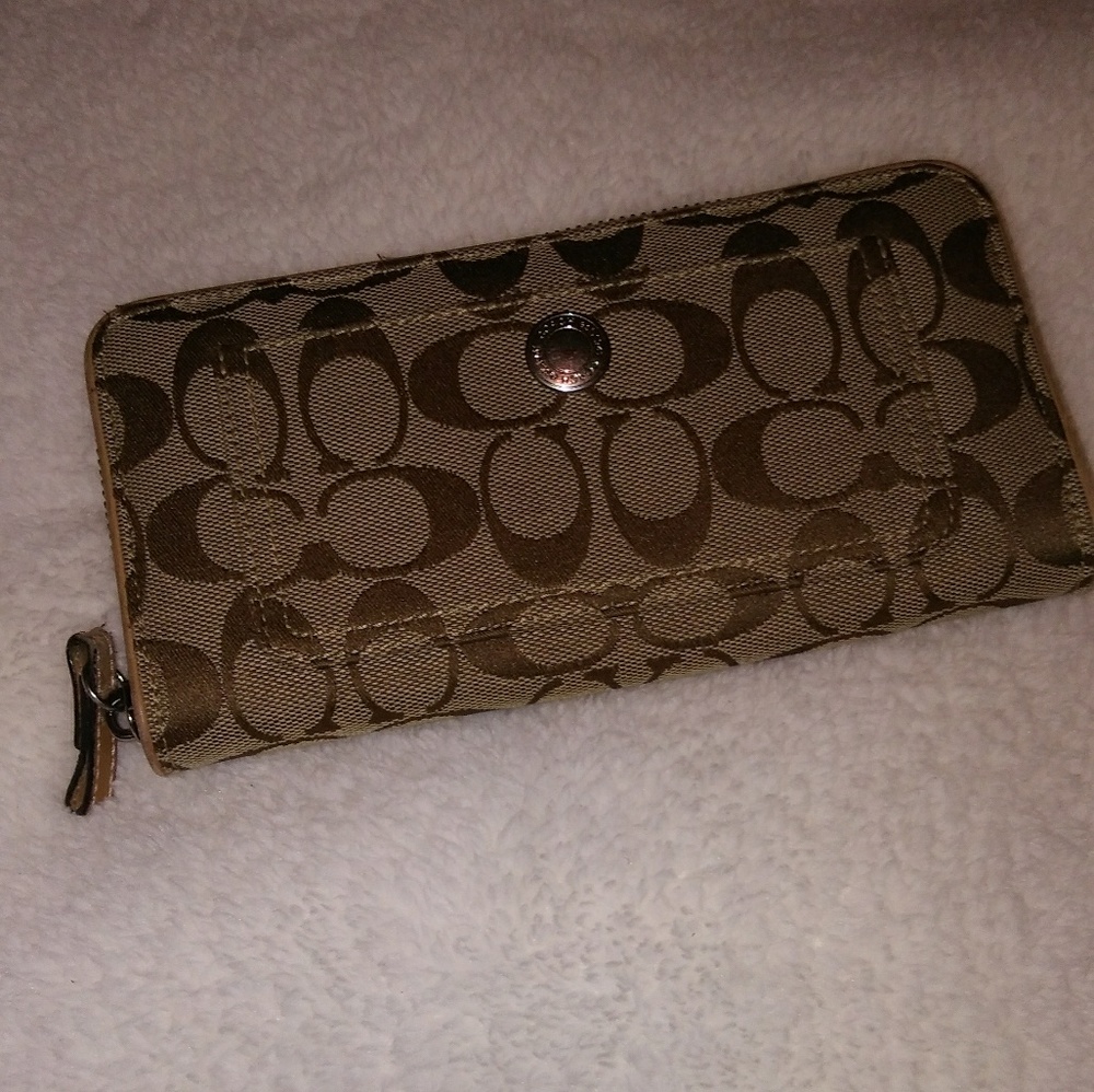 Coach Wallet - Picture 2 of 8