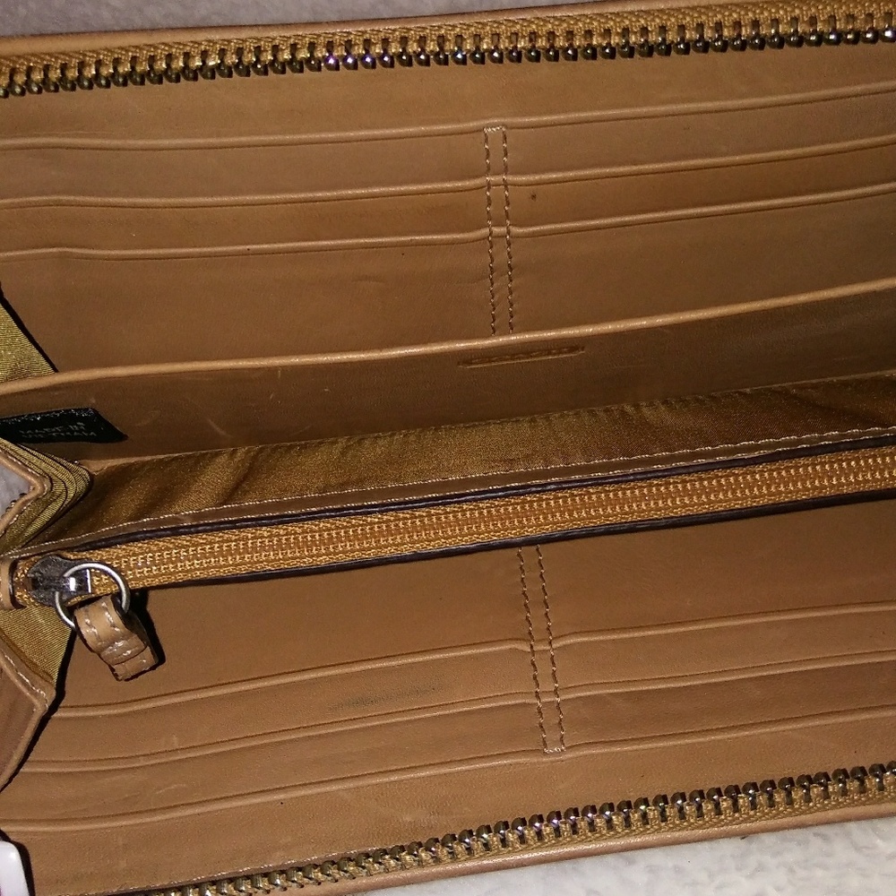Coach Wallet - Picture 5 of 8