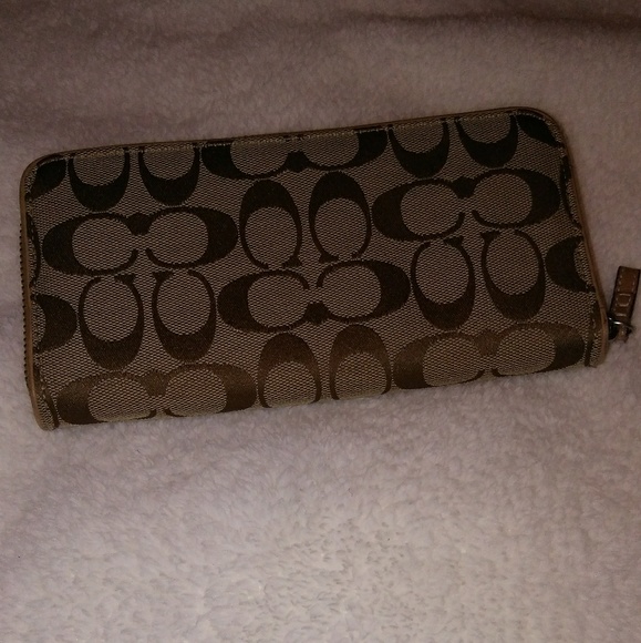 Coach Wallet - Picture 3 of 8