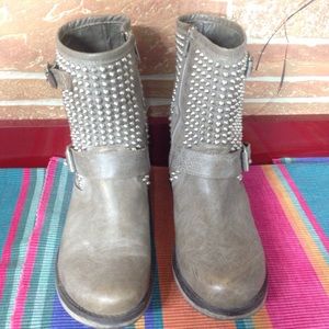 Steve Madden Monica Studded Boot Sz 11 M