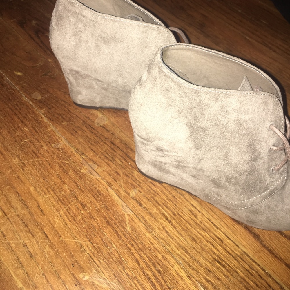 Heels - Picture 2 of 2