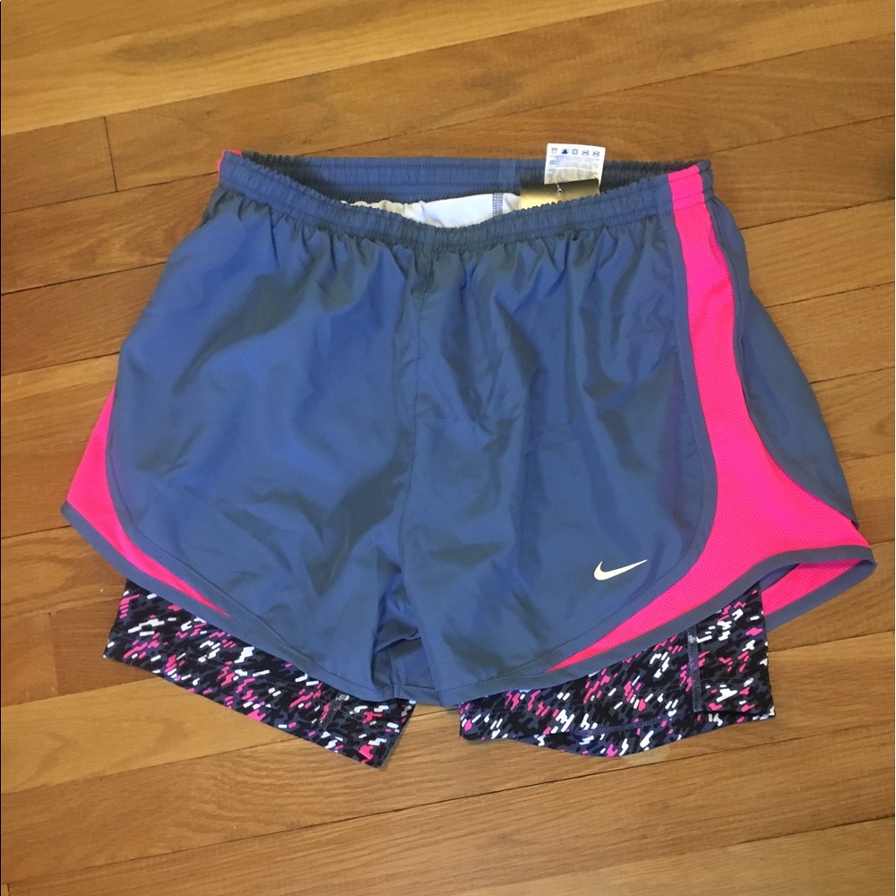 NWT Nike running shorts with lining