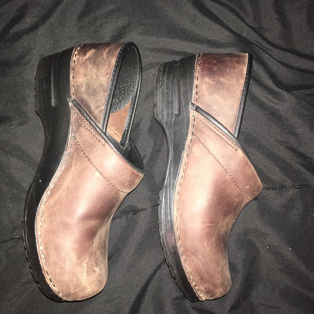 brown dansko's