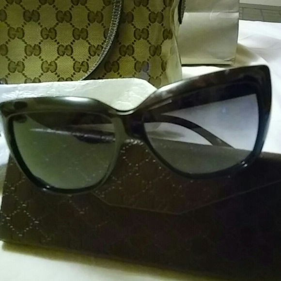 Gucci Bundle - Handbag/Sunglasses