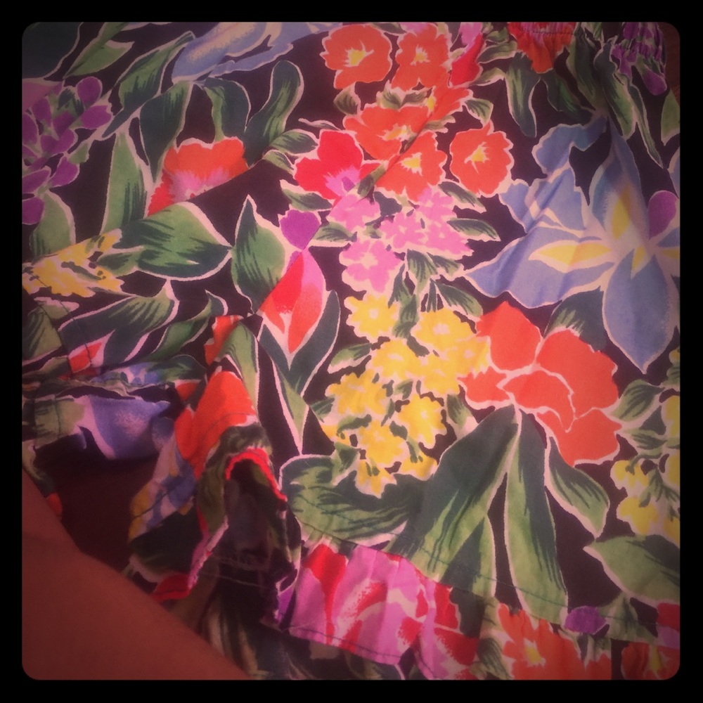 Hawaiian inspired shorts🌸