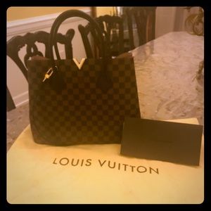 Brand new Louis Vuitton purse