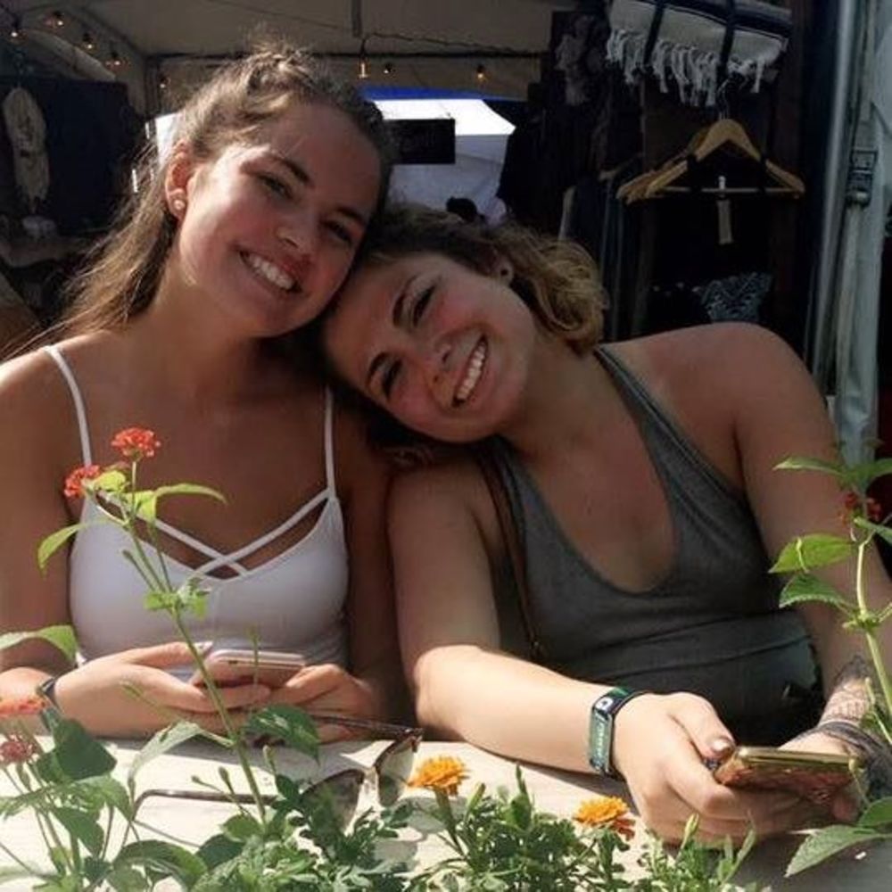 Meet your Posher, Camy