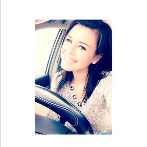 Meet your Posher, Kayla