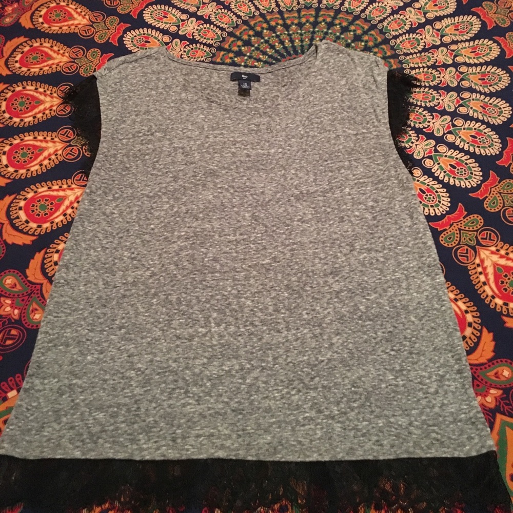 Gap lace tshirt