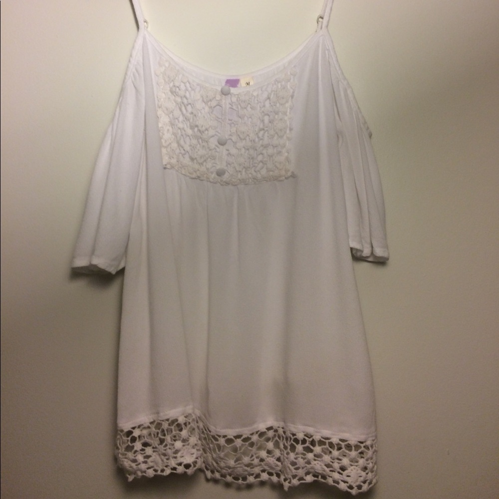 White cold shoulder too with lace
