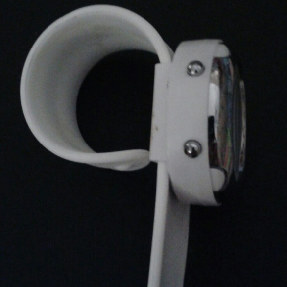 Watch - Picture 2 of 4