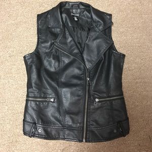 Fake leather vest from wet seal
