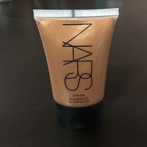 NARS liquid illuminator "laguna"