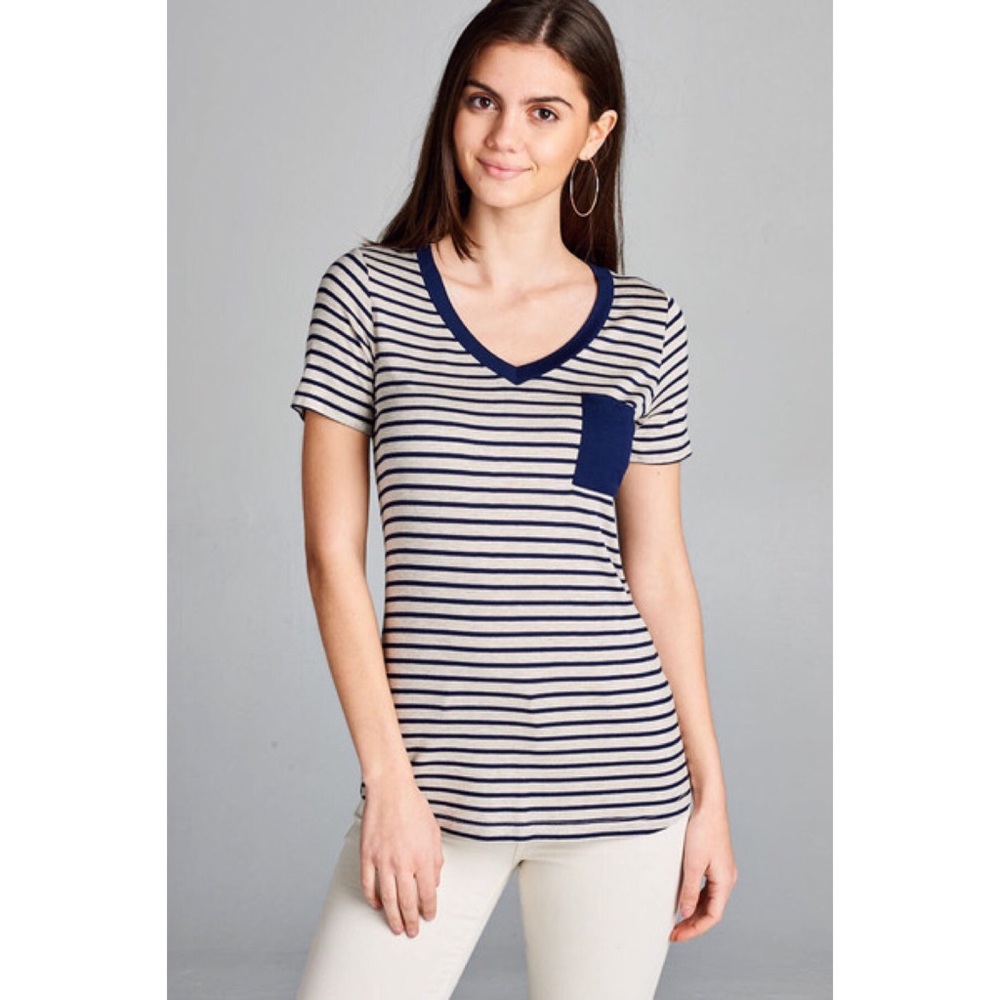 Short sleeve v-neck stripe top w/one packet