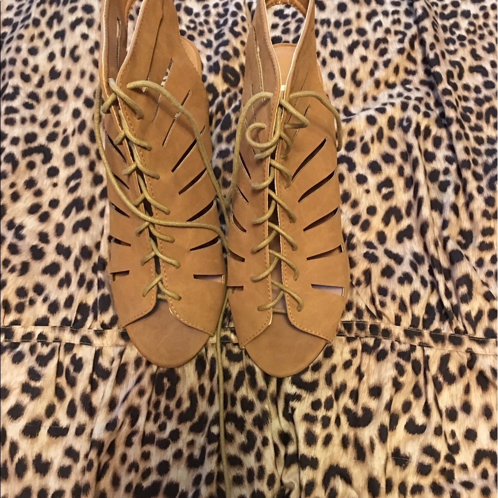Beige heels