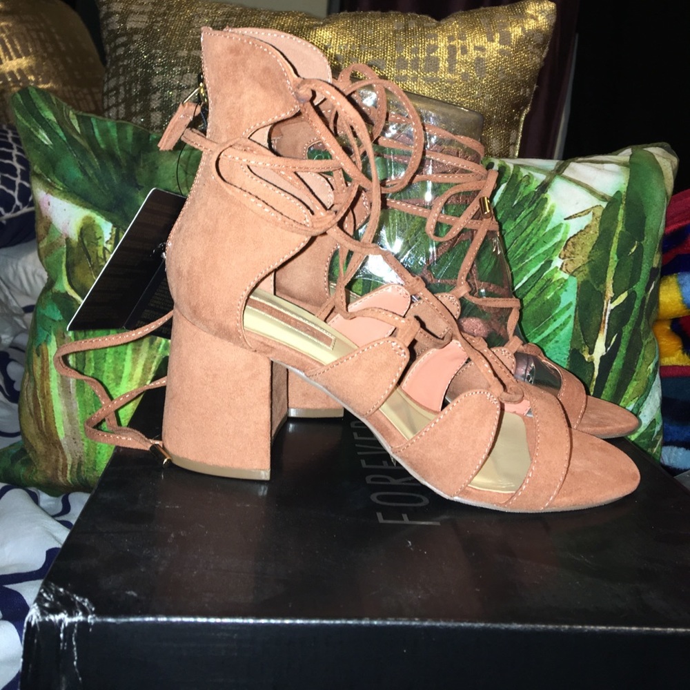NWT Forever 21 Heel Sandals in Dusty Pink