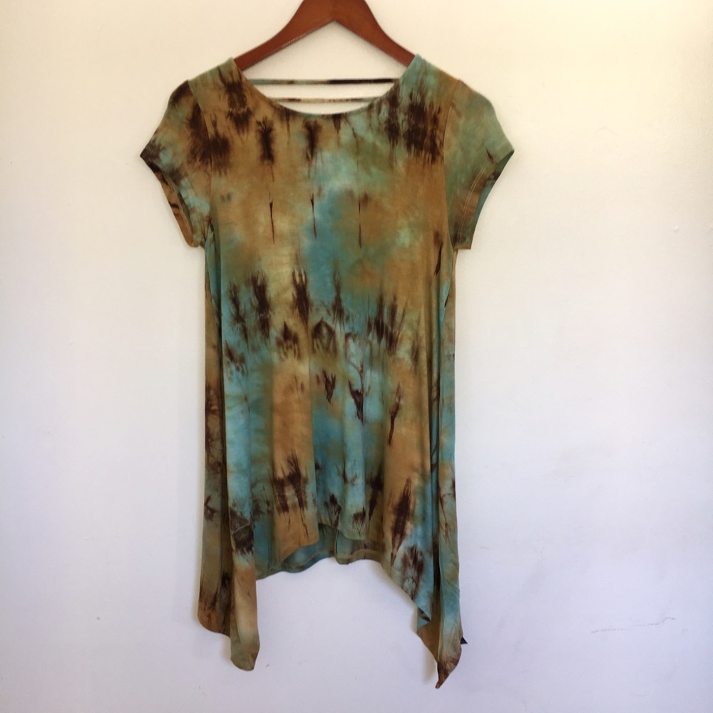 ☮️ COIN 1804 Tye die buttersoft knit top.