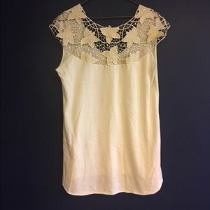 U.O. Floral back tee